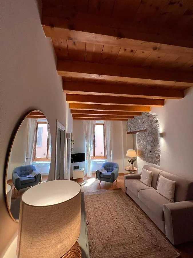 Il Bacio Apartment Como 0*,